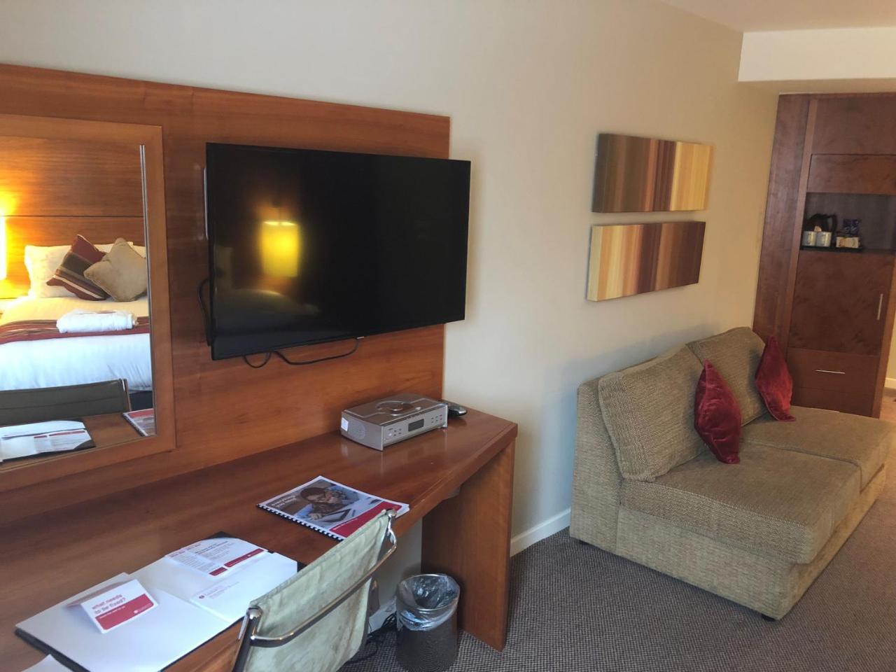 Hotel Ramada Plaza Wrexham Exterior foto